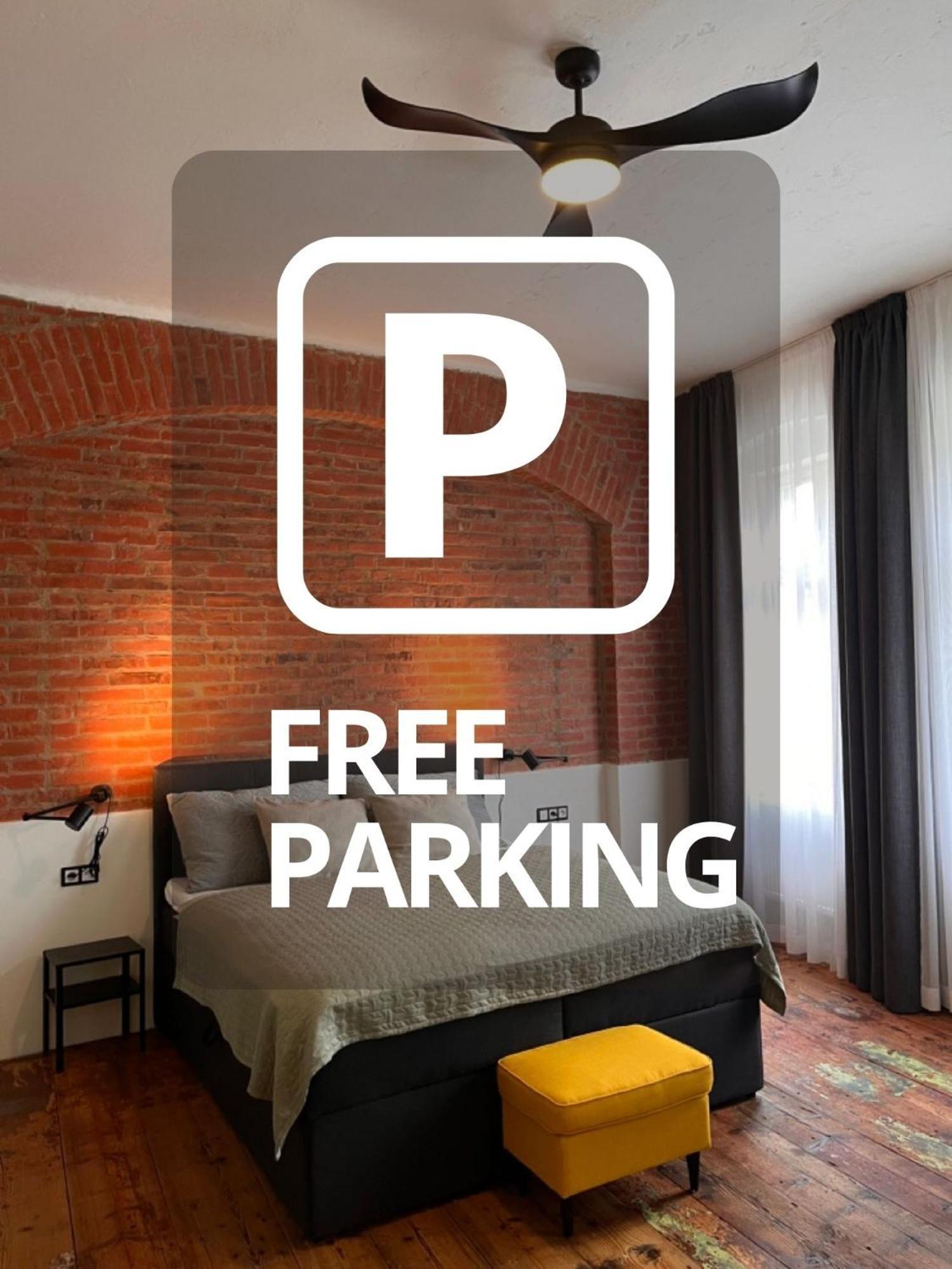 Four Rooms Carlsbad Authentic 카를로비바리 외부 사진
