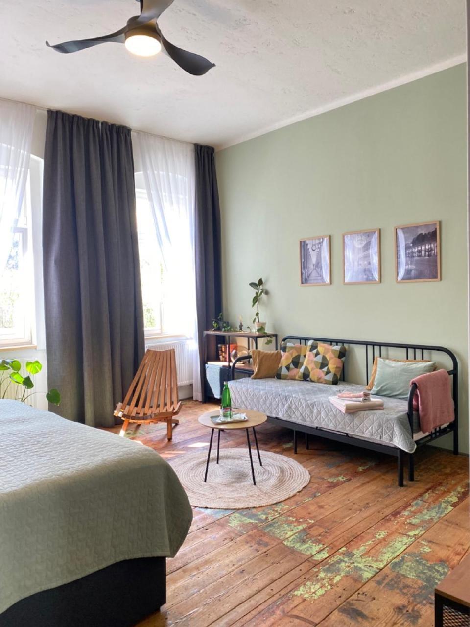 Four Rooms Carlsbad Authentic 카를로비바리 외부 사진
