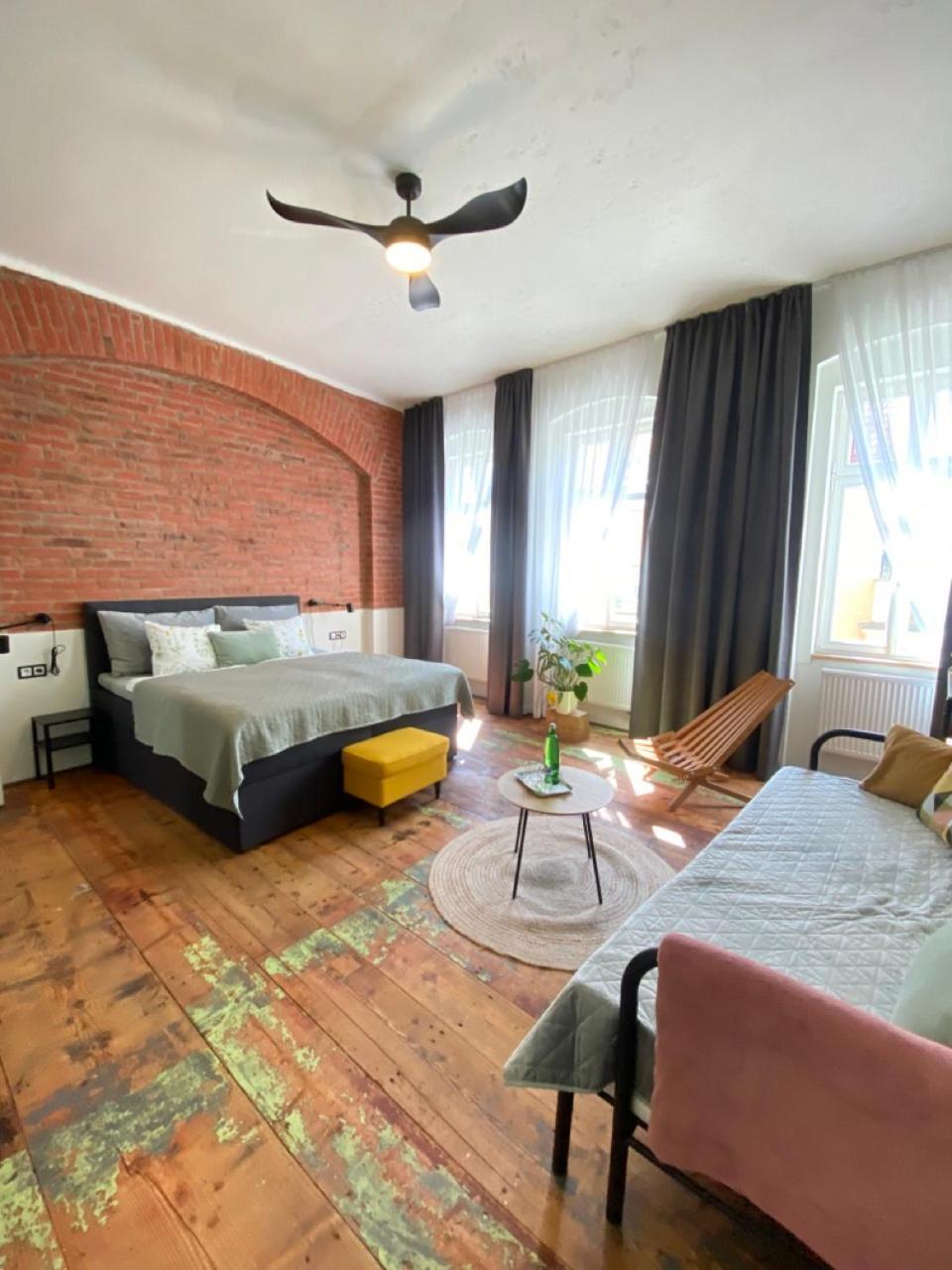 Four Rooms Carlsbad Authentic 카를로비바리 외부 사진