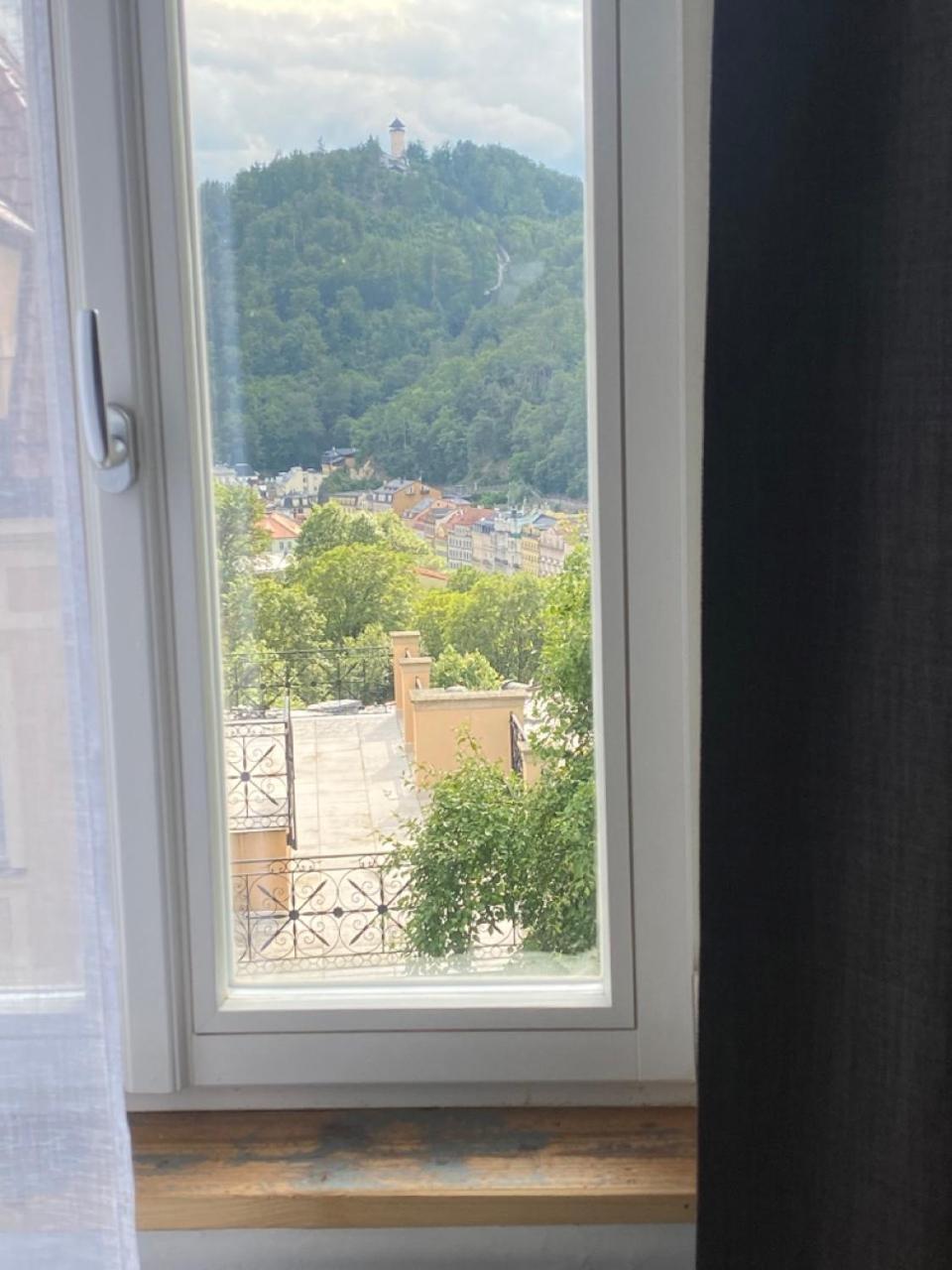Four Rooms Carlsbad Authentic 카를로비바리 외부 사진