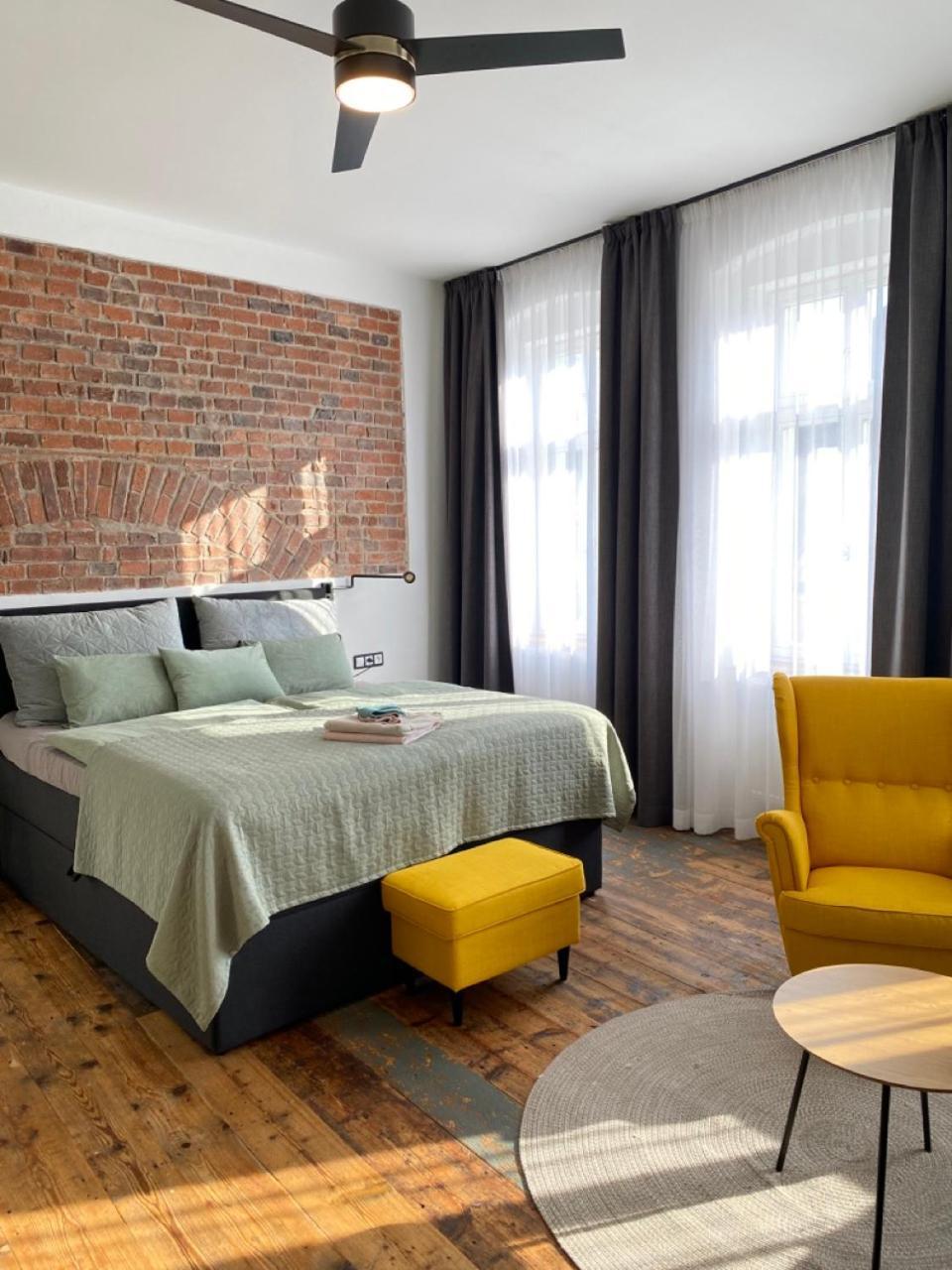Four Rooms Carlsbad Authentic 카를로비바리 외부 사진