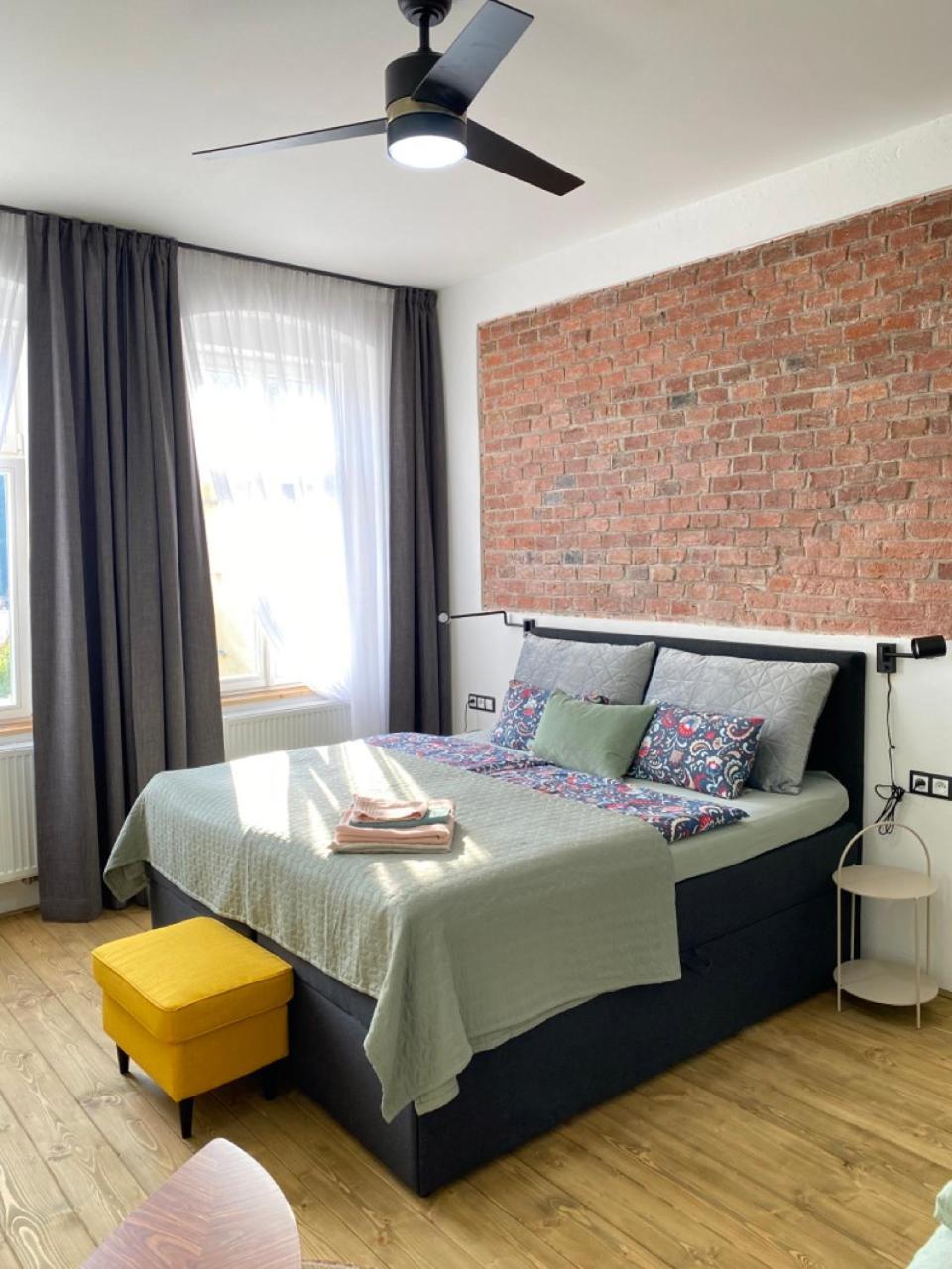 Four Rooms Carlsbad Authentic 카를로비바리 외부 사진